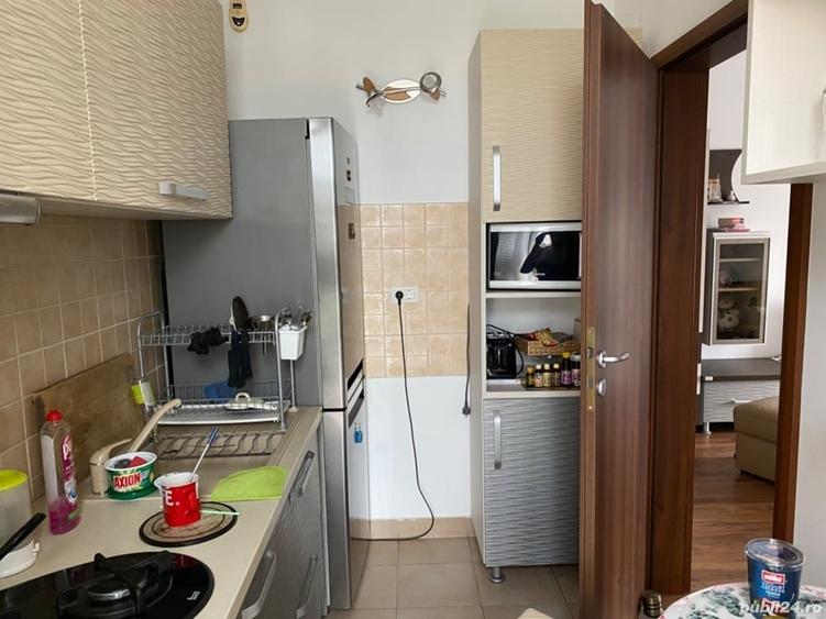 Apartament cu 3 camere decomandat în Torontalului