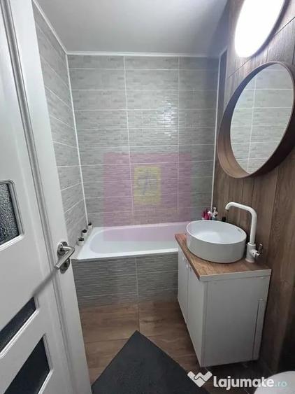 Apartament cu 3 camere decomandat în Liviu Rebreanu
