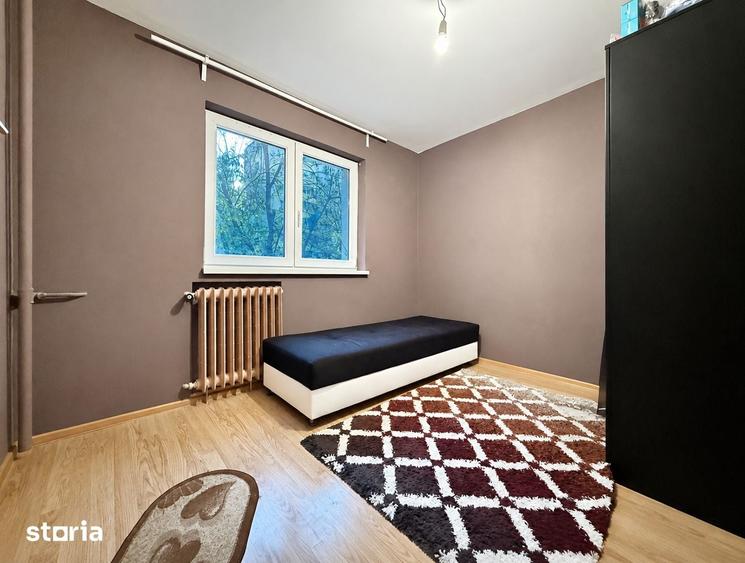 Apartament cu 4 camere decomandat în Tei