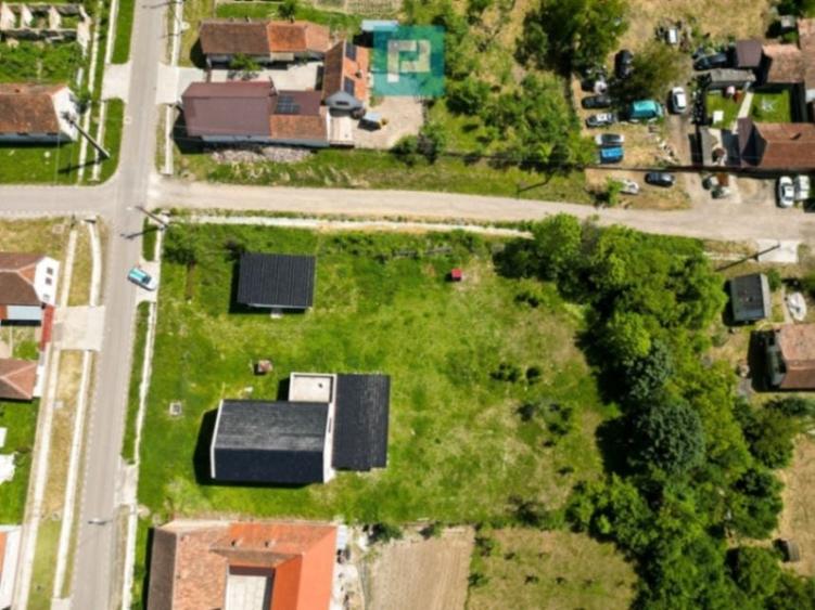 Casă individuală cu 5 camere cu Canalizare în Buteni