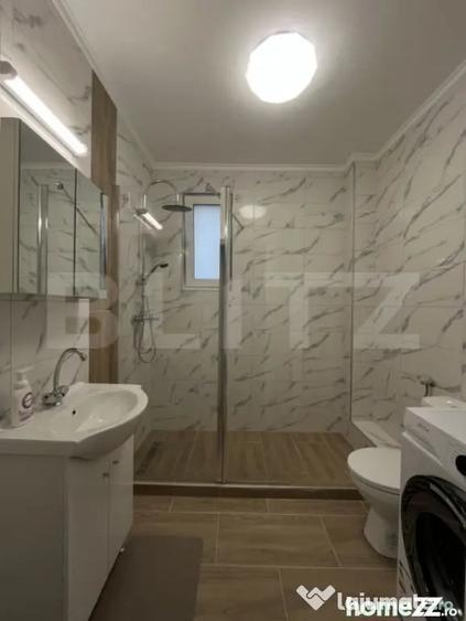 Apartament cu 3 camere semidecomandat în Florești