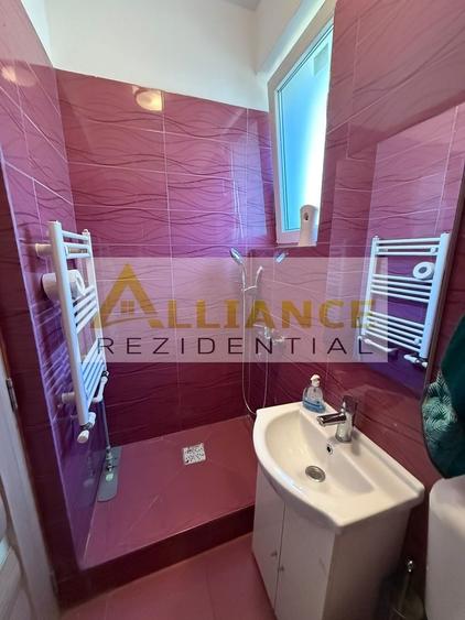 Duplex cu 4 camere cu Canalizare în Central