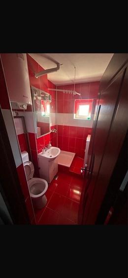 Apartament cu 3 camere decomandat în Exterior Vest