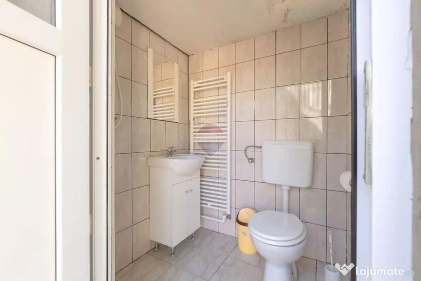 Casă cu 4 camere cu Teren 1000 Mp în Pârneava
