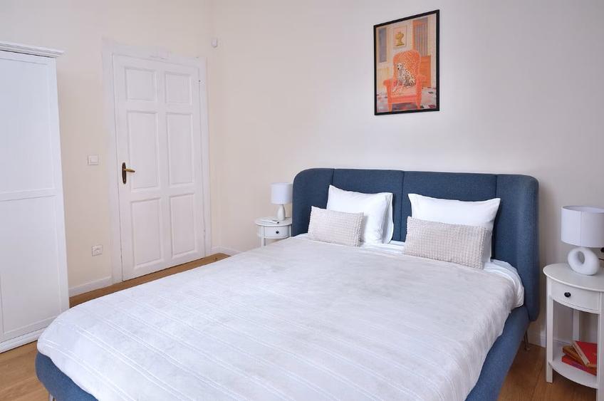 Apartament cu 3 camere decomandat în Drumul Taberei