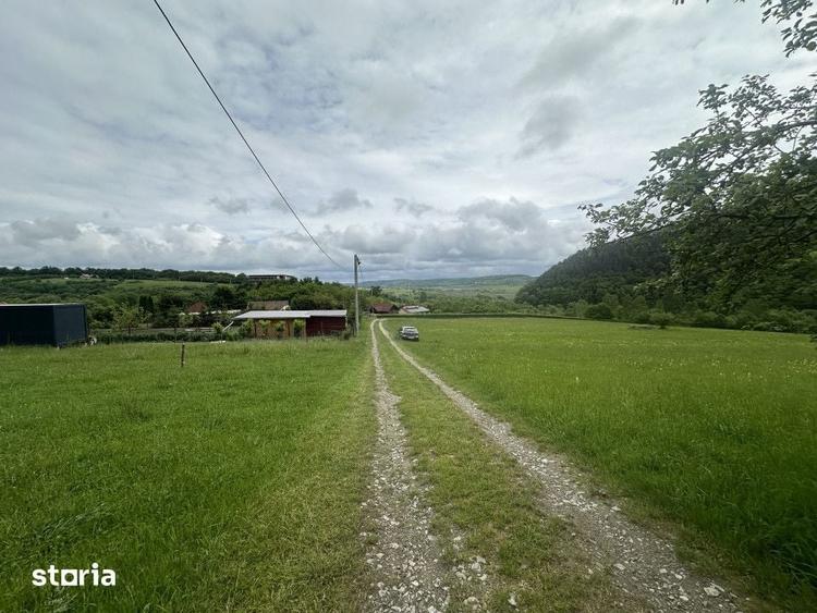 Teren de 2000 mp, în Central