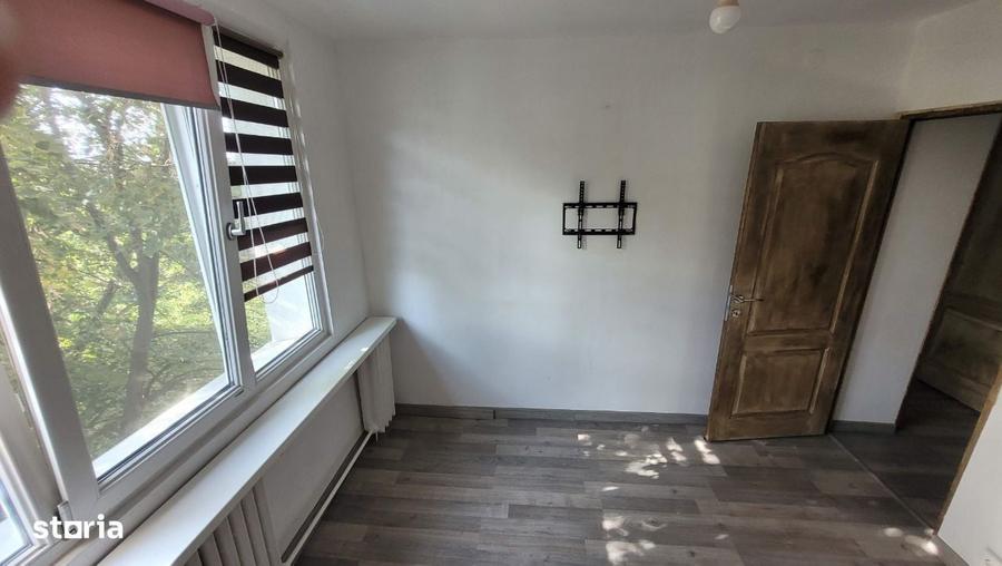 Apartament cu 3 camere decomandat în Brâncoveanu