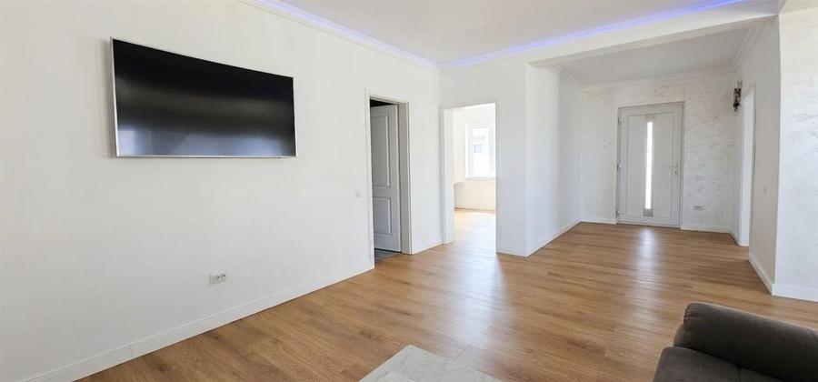 Casă cu 4 camere cu Teren 500 Mp în Sântandrei