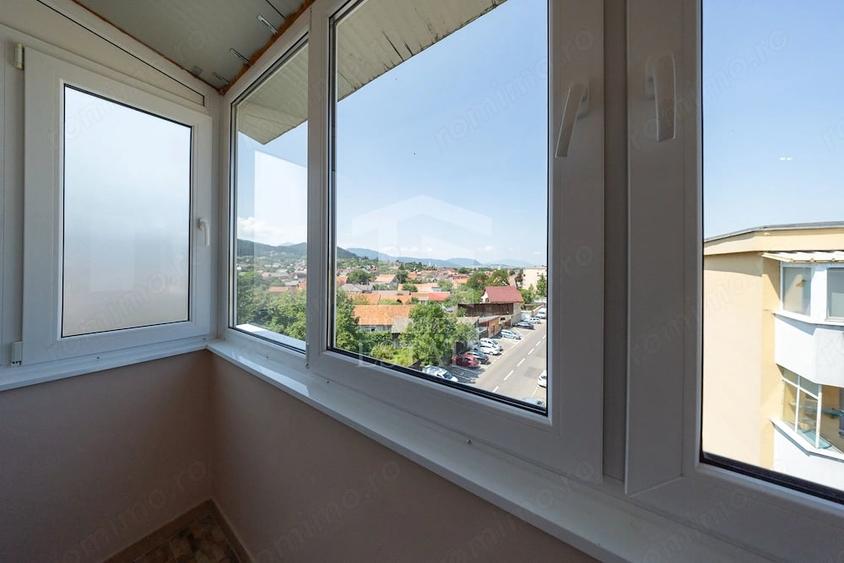 Apartament cu 3 camere decomandat în Electroprecizia