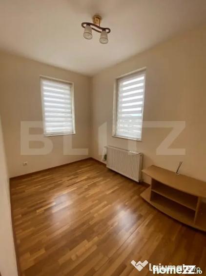 Casă cu 5 camere cu Teren 750 Mp în Moșnița Nouă