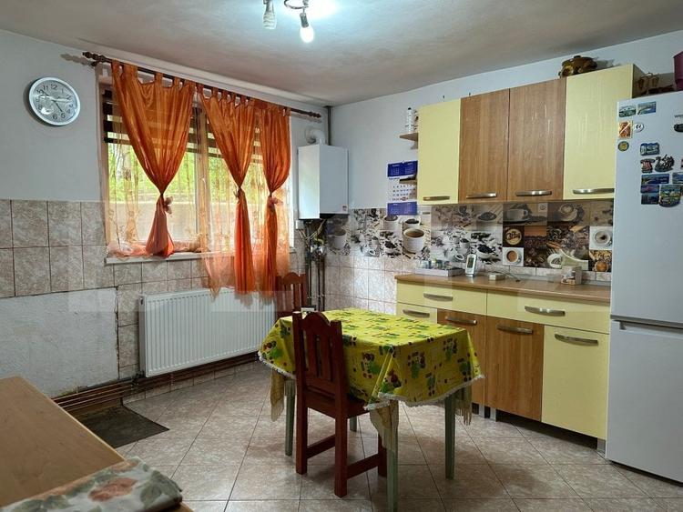 Casă individuală cu 7 camere cu Canalizare în Purcăreni