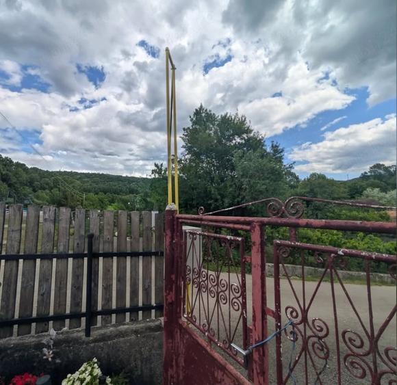 Casă cu 4 camere cu Teren 1680 Mp în Chișcădaga