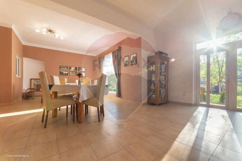 Casă cu 16 camere cu Teren 417 Mp în Bazna