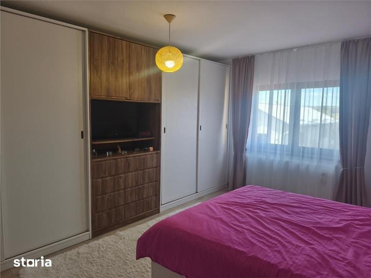 Casă cu 4 camere cu Teren 720 Mp în Criș