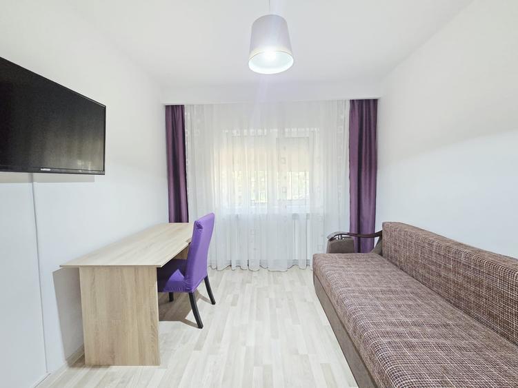 Apartament cu 3 camere decomandat în Piața Centrală