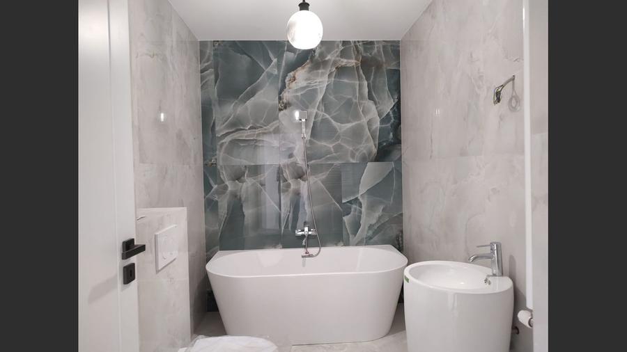 Penthouse cu 5 camere decomandat, mobilat în Nufărul
