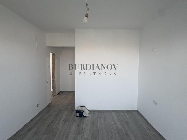 Apartament cu 3 camere decomandat în Lacul Morii