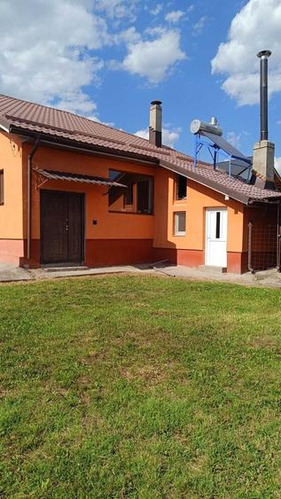 Casă cu 3 camere în Izvor