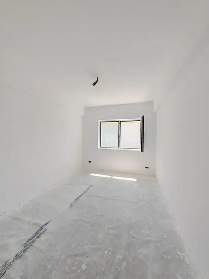 Casă cu 4 camere cu Teren 400 Mp în Crevedia
