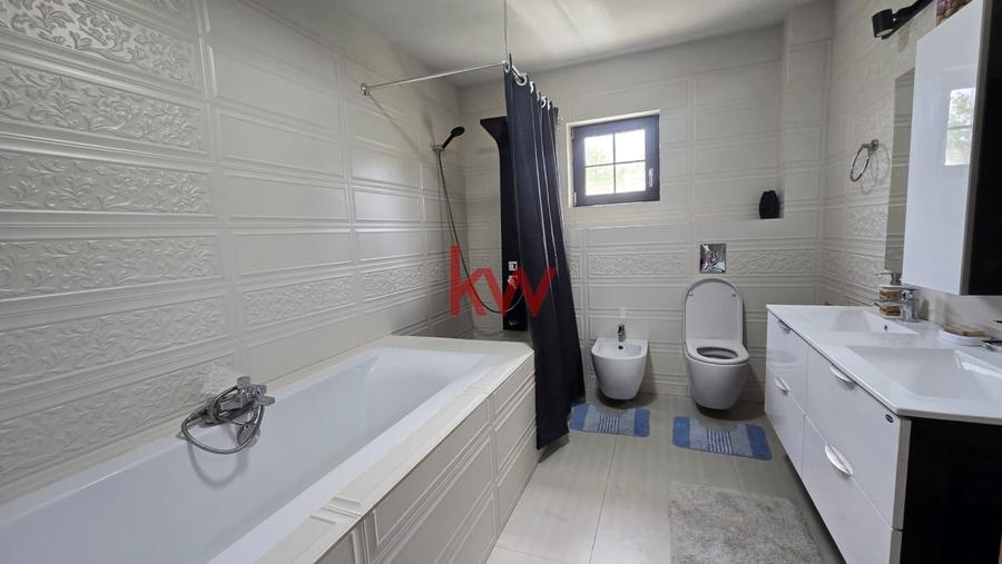 Casă individuală cu 5 camere cu Canalizare în Ursoaia