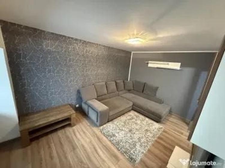 Garsonieră decomandată în Central