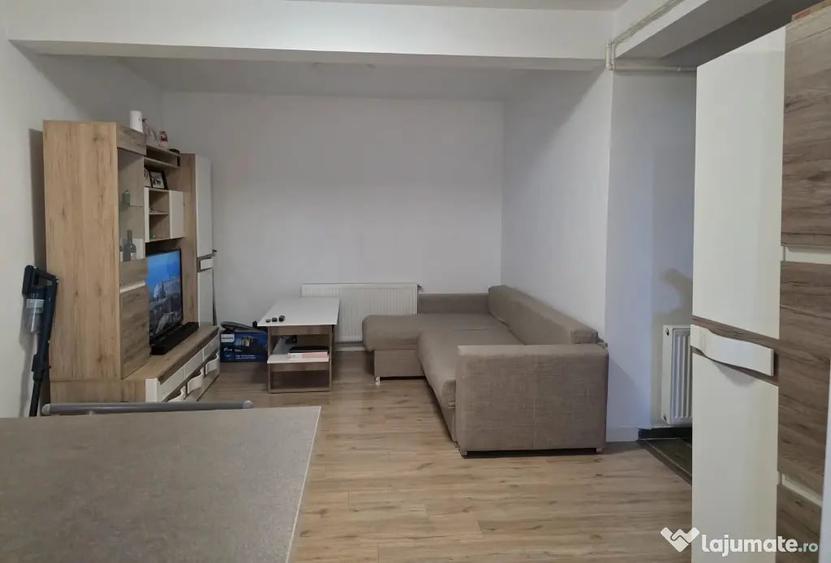 Apartament cu 2 camere semidecomandat în Bucium