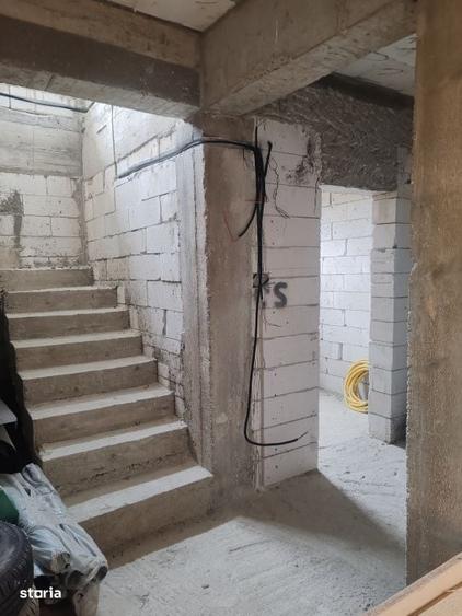 Casă cu 4 camere în Bătești