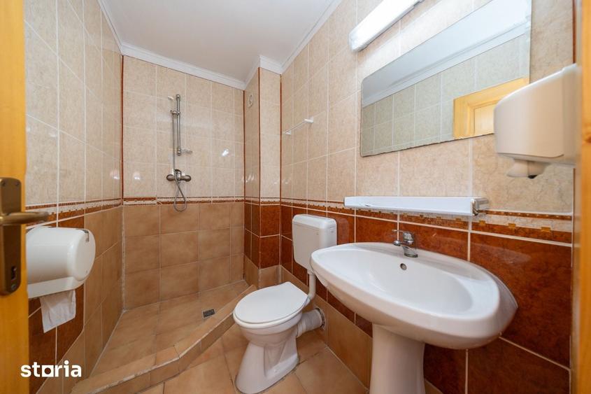 Spațiu comercial, de 443 mp, în Brădet