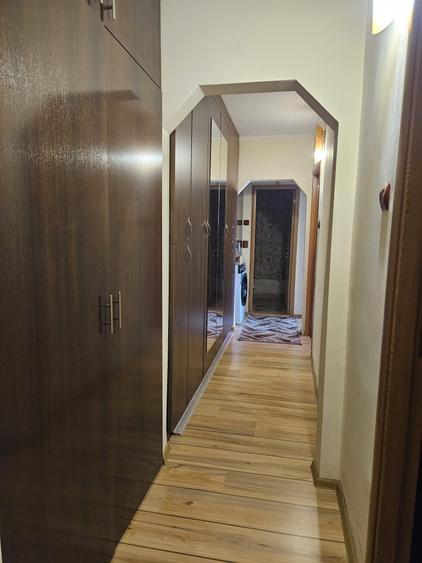 Apartament cu 3 camere decomandat în Popa Șapcă