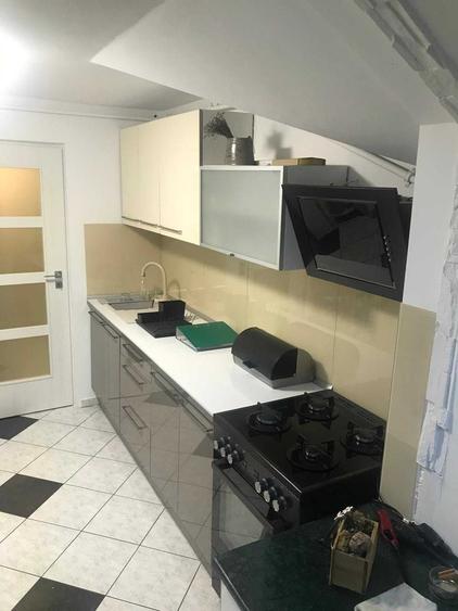 Apartament cu 3 camere semidecomandat în Răcădău