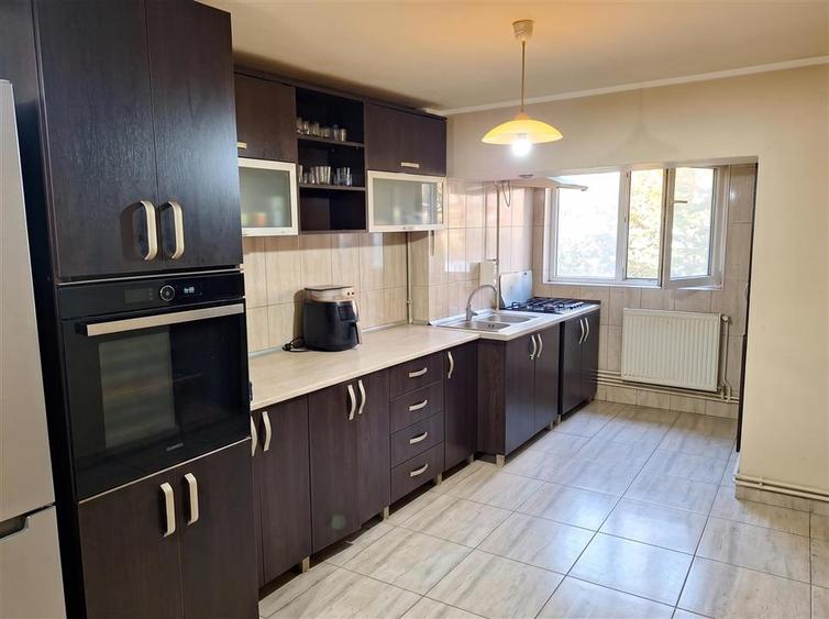 Apartament cu 2 camere decomandat, mobilat în Obcini