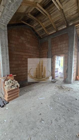 Duplex cu 4 camere cu Canalizare în Sânandrei