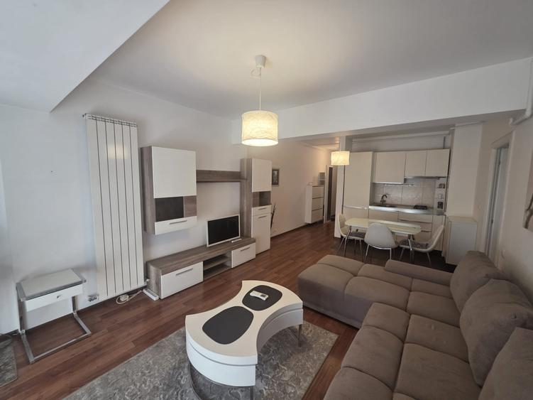 Apartament cu 2 camere decomandat, mobilat în Ultracentral