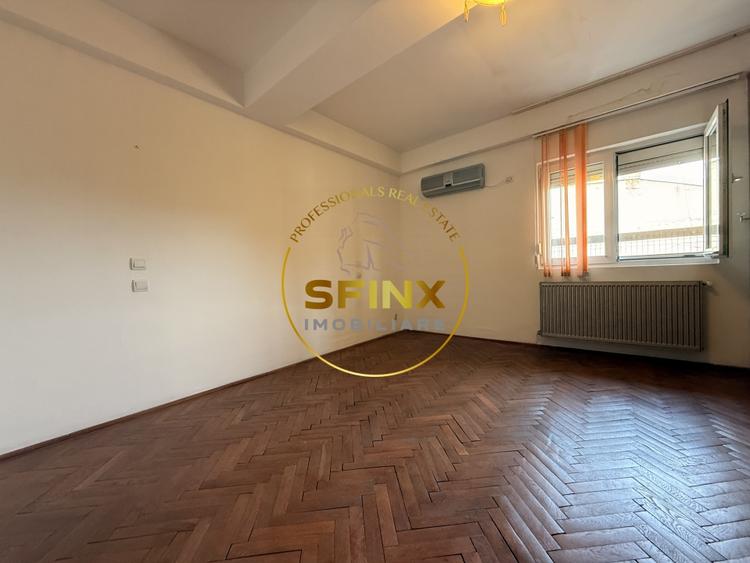 Apartament cu 4 camere decomandat în P-ța Romană