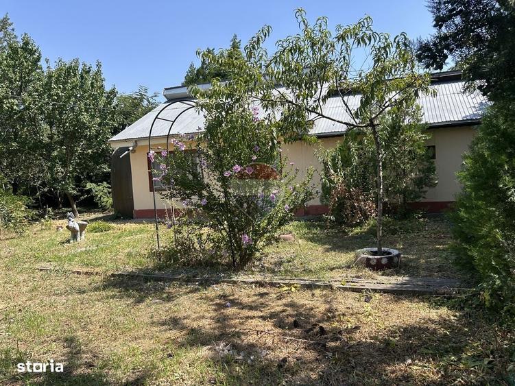 Casă cu 4 camere în Cunești