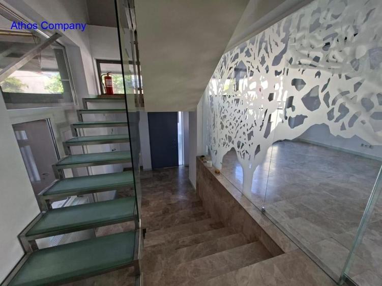 Casă cu 5 camere cu Teren 200 Mp în 1 Mai
