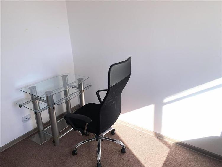 Apartament cu 3 camere decomandat în Nicolina