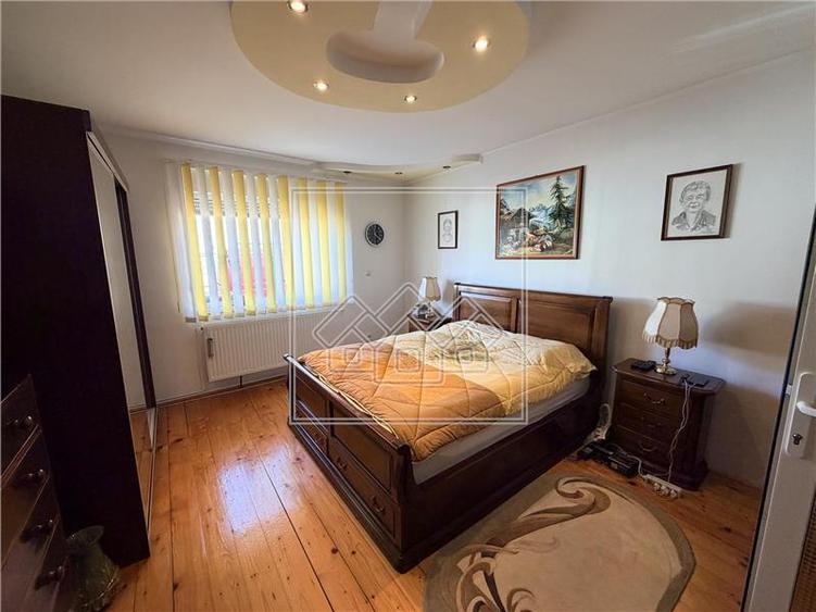 Duplex cu 6 camere cu Canalizare în Terezian