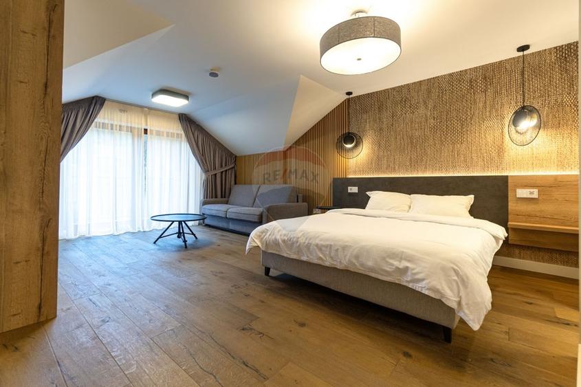 Hotel/Pensiune, de 166 mp, în Schei