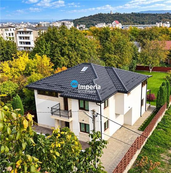 Casă individuală cu 6 camere cu Teren 1000 Mp în Aleea Tudor Neculai