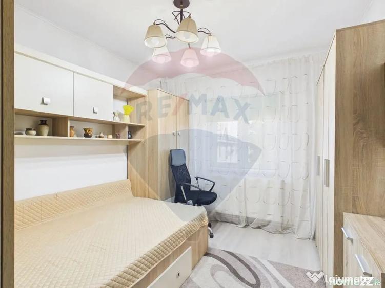 Apartament cu 4 camere decomandat în Colentina