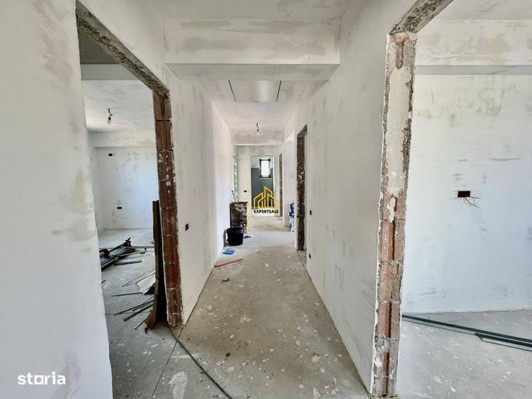 Casă cu 4 camere cu Teren 400 Mp în Domnești