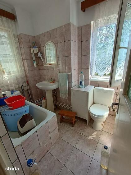 Casă cu 2 camere cu Teren 300 Mp în Central