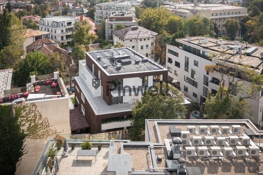 Apartament cu 4 camere decomandat în Dorobanți