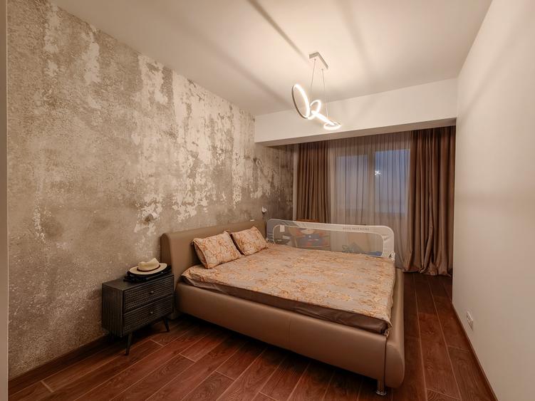 Apartament cu 3 camere decomandat în Uverturii