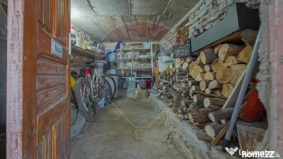 Casă cu 5 camere cu Teren 145 Mp în Dârste