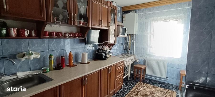 Apartament cu 3 camere decomandat în Central