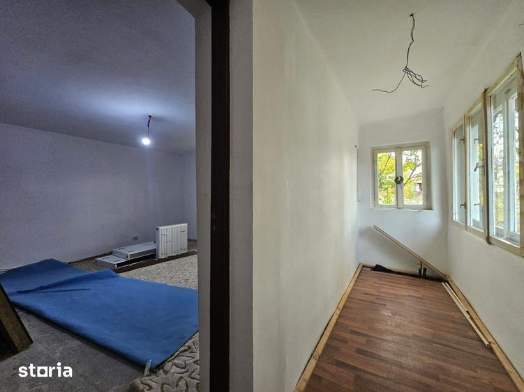 Casă cu 2 camere cu Teren 472 Mp în Vețel