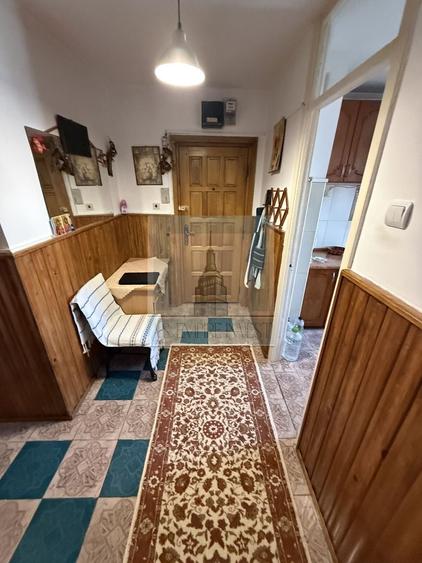 Apartament cu 3 camere decomandat, mobilat în Dârste