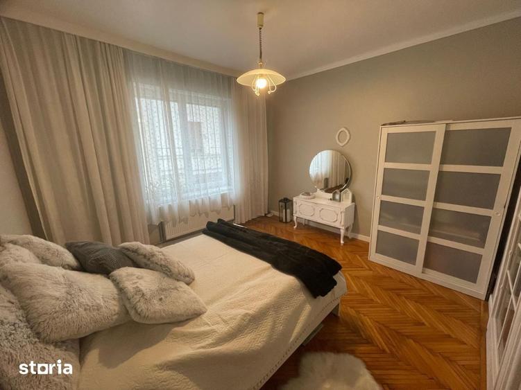 Apartament cu 5 camere în Central